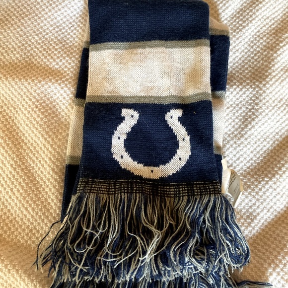 INDIANAPOLIS COLTS YOUTH SCARF - EUC - Picture 1 of 2